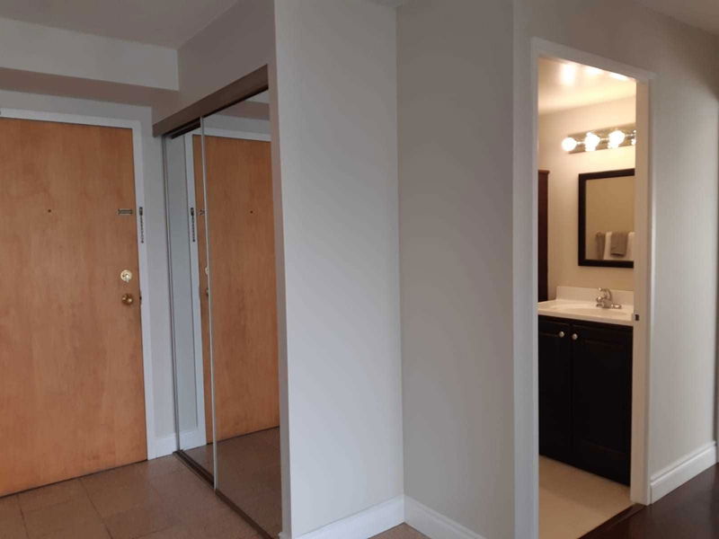 Preview image for 3050 Ellesmere Rd #810, Toronto