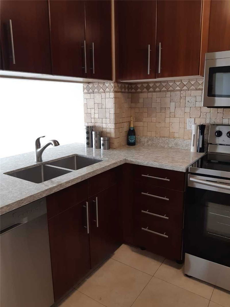 Preview image for 3050 Ellesmere Rd #810, Toronto
