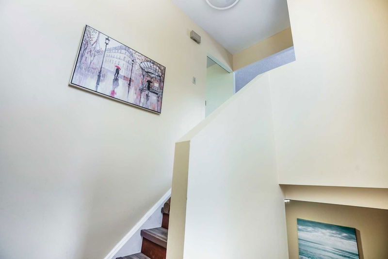 Preview image for 22 Hildenboro Sq, Toronto