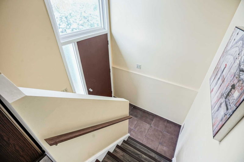 Preview image for 22 Hildenboro Sq, Toronto