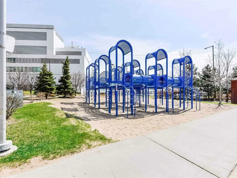 Preview image for 38 Lee Centre Dr #2103, Toronto