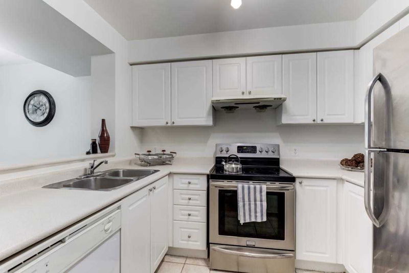 Preview image for 1 Lee Centre Dr #1511, Toronto