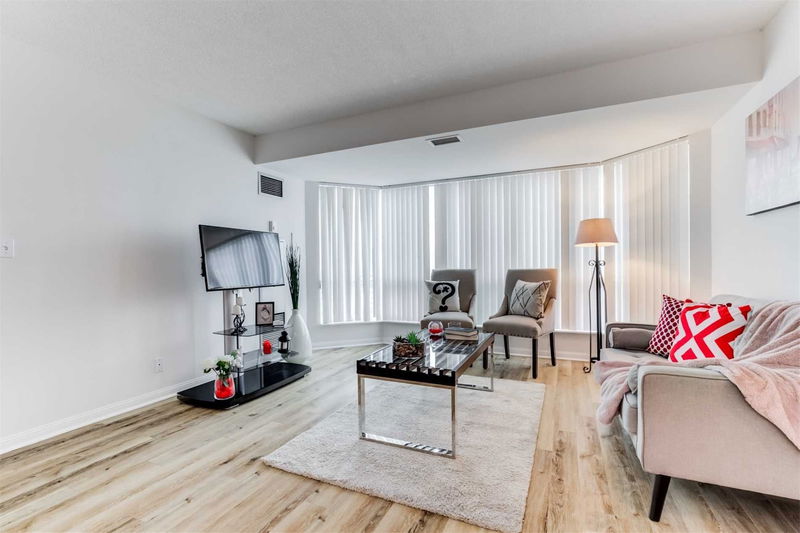 Preview image for 1 Lee Centre Dr #1511, Toronto