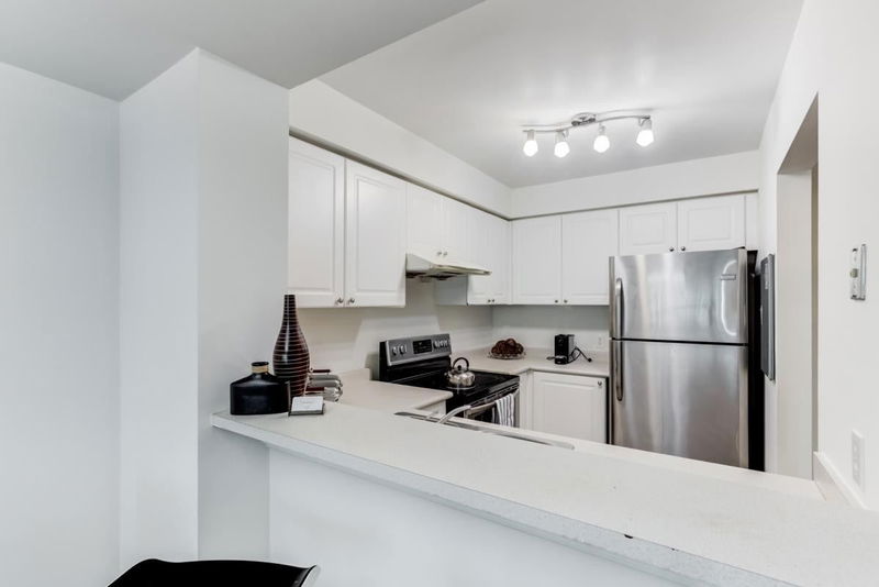 Preview image for 1 Lee Centre Dr #1511, Toronto