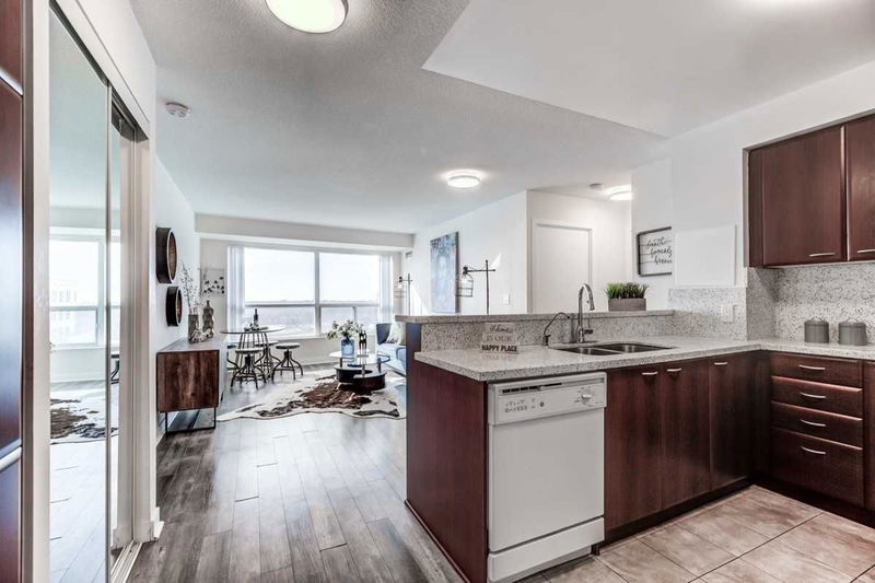 Preview image for 36 Lee Centre Dr #2507, Toronto