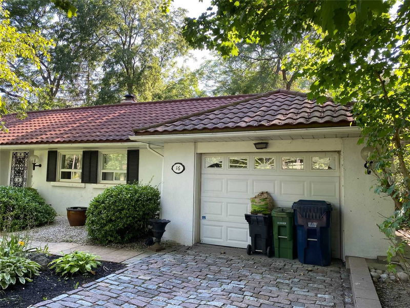 Preview image for 16 Parkcrest Dr, Toronto