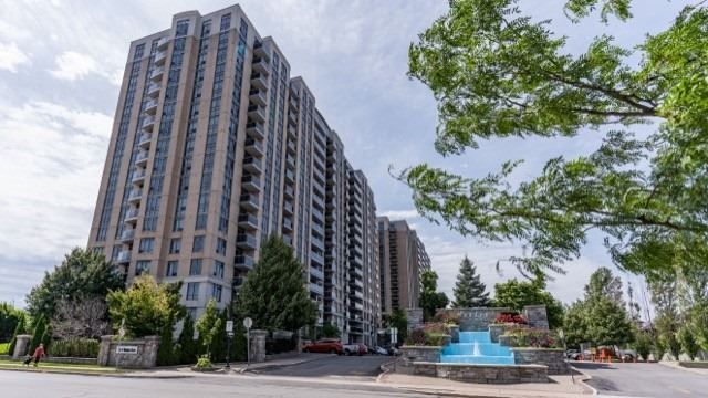 Preview image for 18 Mondeo Dr #725, Toronto