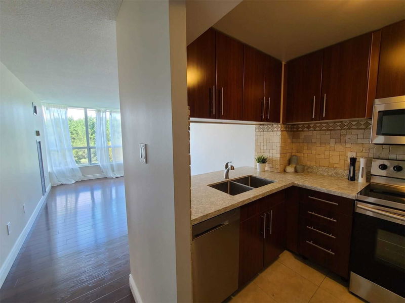Preview image for 3050 Ellesmere Rd #810, Toronto