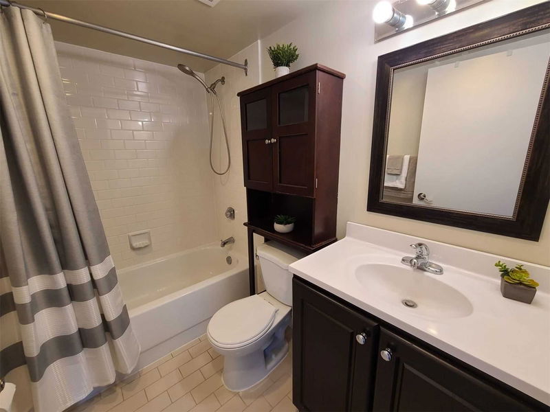 Preview image for 3050 Ellesmere Rd #810, Toronto