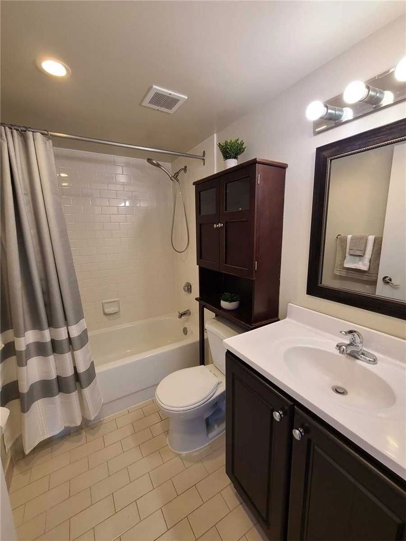 Preview image for 3050 Ellesmere Rd #810, Toronto