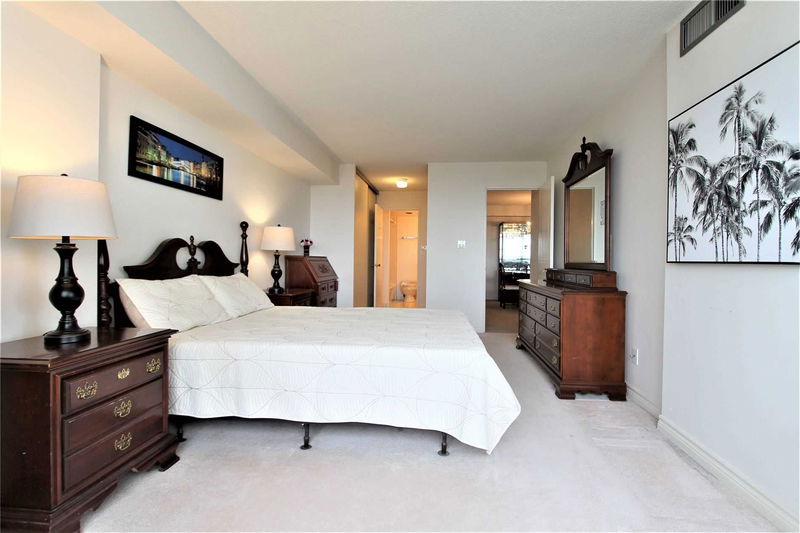Preview image for 225 Bamburgh Circ #606, Toronto