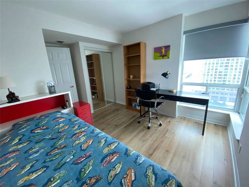 Preview image for 1 Lee Centre Dr #1511, Toronto