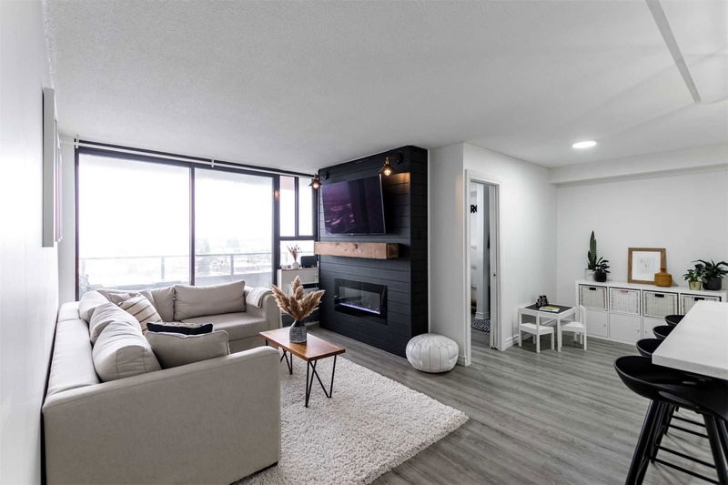 Preview image for 15 Torrance Rd #811, Toronto