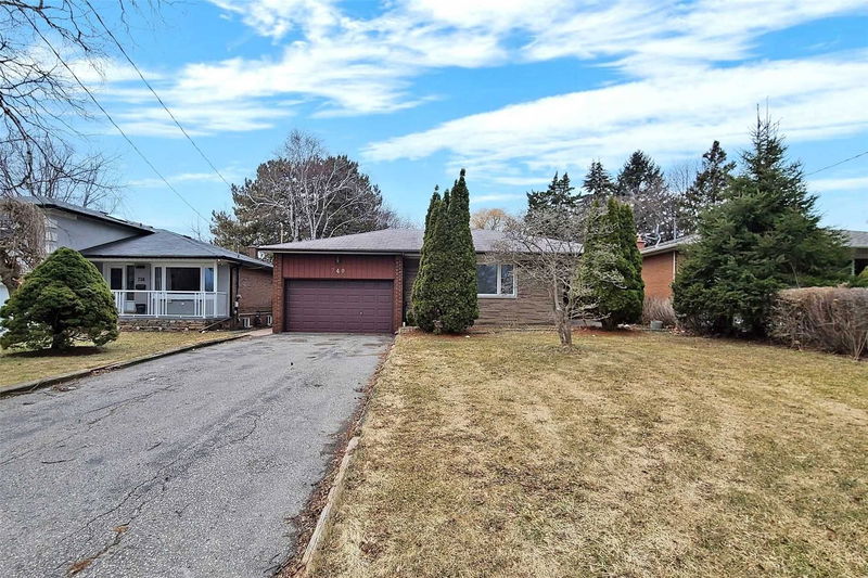 Preview image for 740 Meadowvale Rd, Toronto