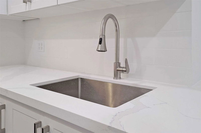 Preview image for 740 Meadowvale Rd, Toronto