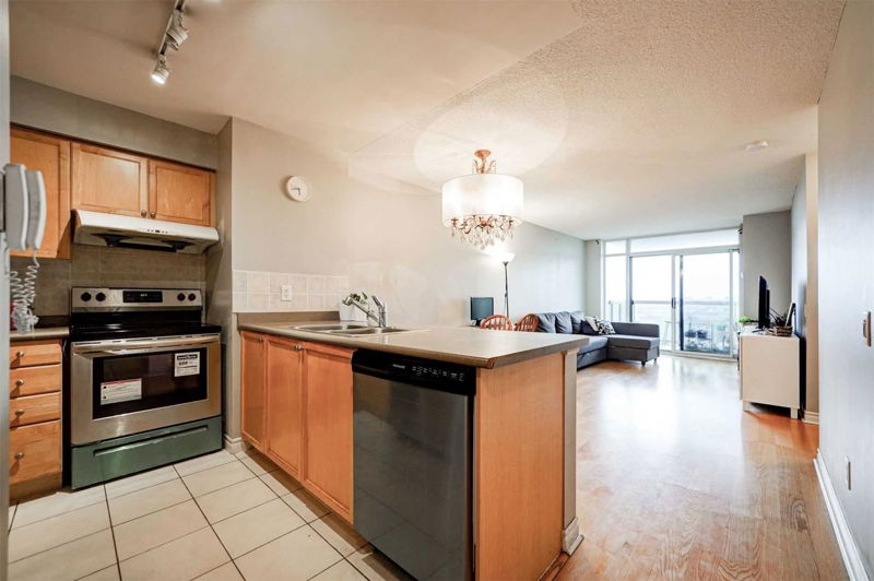 Preview image for 8 Mondeo Dr #711, Toronto