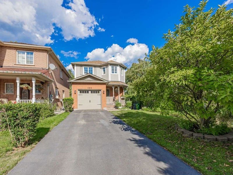 Preview image for 101 Piperbrook Cres, Toronto