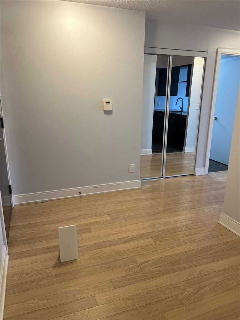Preview image for 125 Village Green Sq #3807, Toronto