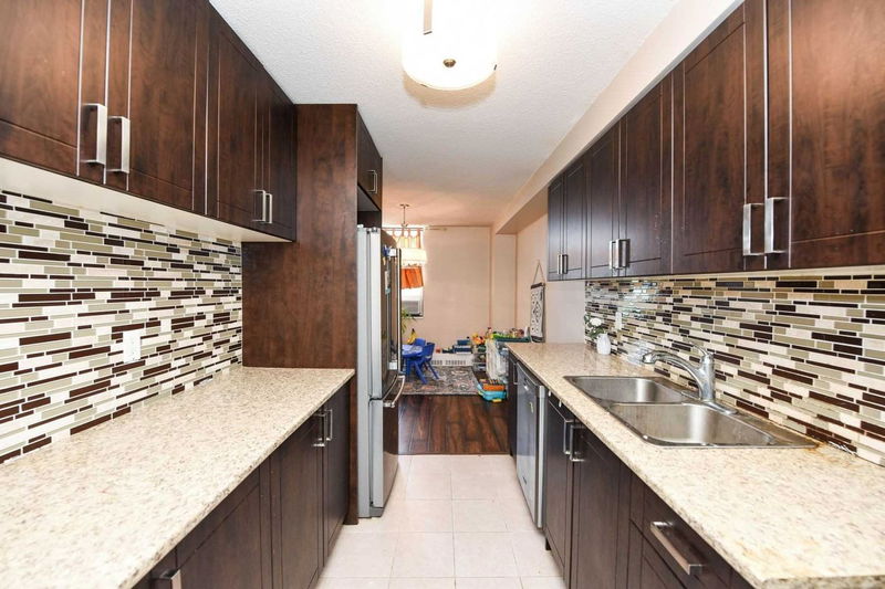 Preview image for 90 Ling Rd #901, Toronto