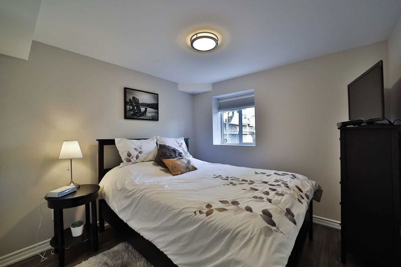 Preview image for 137 Lakeridge (Lower) Dr, Toronto