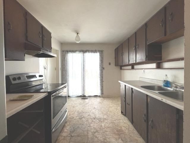 Preview image for 48 Truro Cres, Toronto