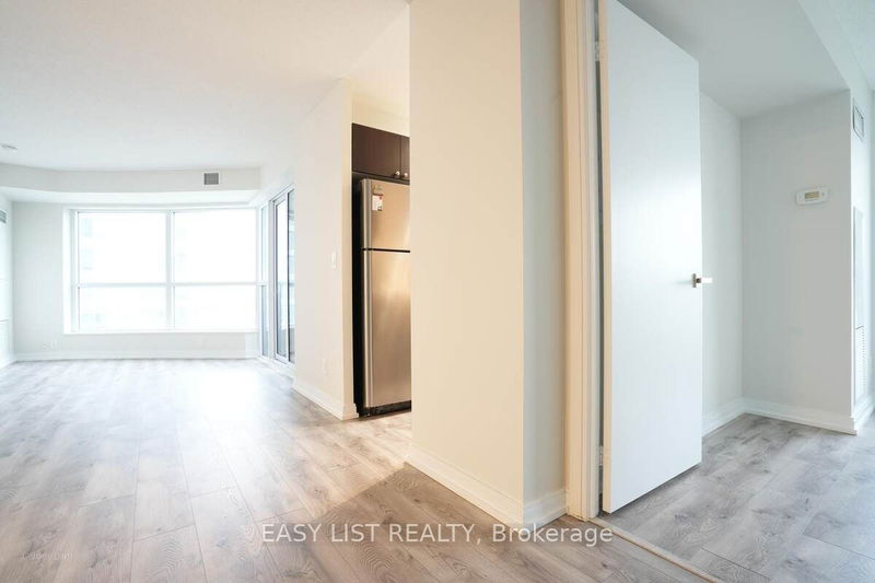 Preview image for 151 Village Green Sq #808, Toronto