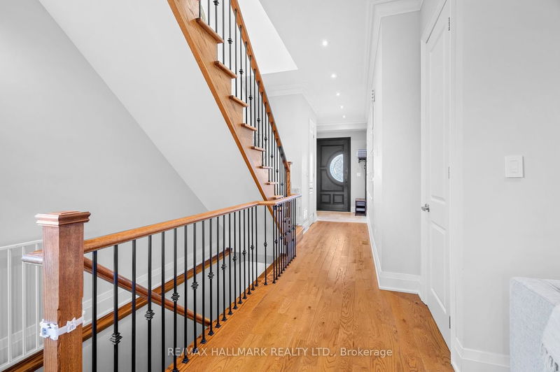 Preview image for 97A Craiglee Dr, Toronto