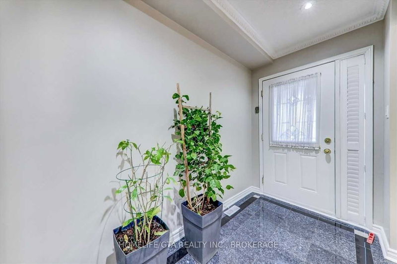 Preview image for 15 Usherwood Crt, Toronto