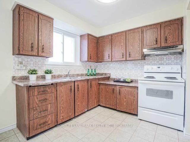 Preview image for 22 Hildenboro Sq, Toronto