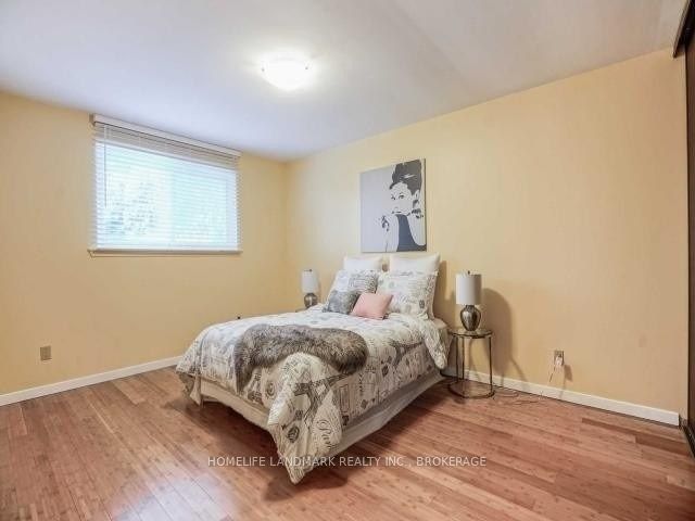 Preview image for 22 Hildenboro Sq, Toronto