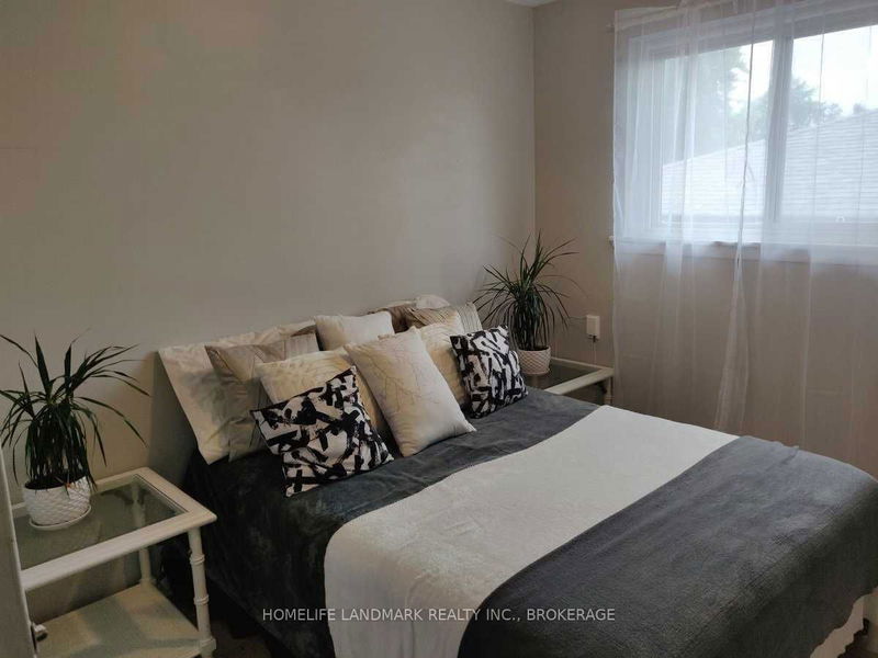 Preview image for 22 Hildenboro Sq, Toronto