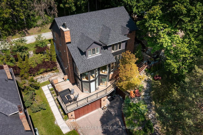 Preview image for 26 Bethune Blvd, Toronto