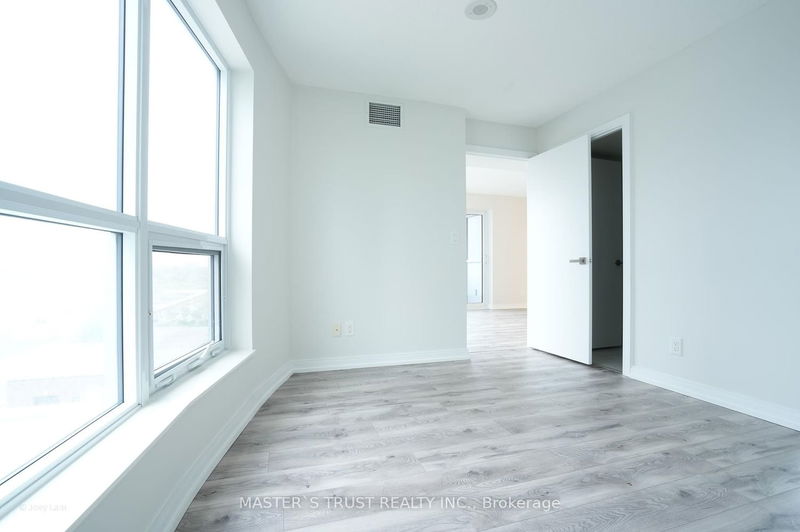 Preview image for 151 Village Green Sq #808, Toronto