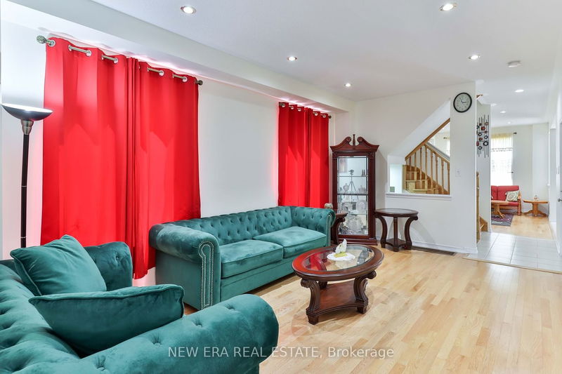 Preview image for 82 Vivian Rd, Toronto