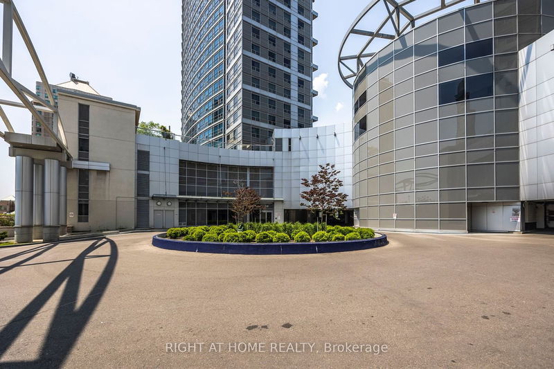 Preview image for 36 Lee Centre Dr #2507, Toronto