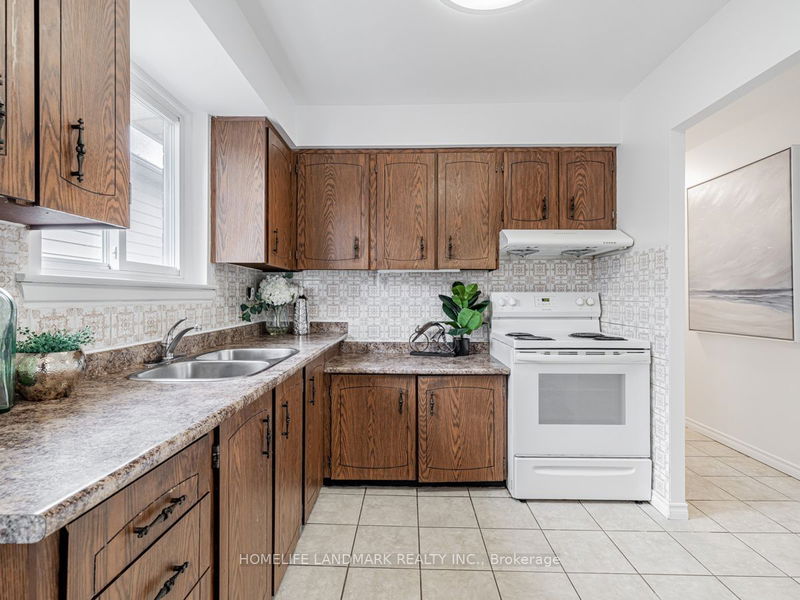 Preview image for 22 Hildenboro Sq, Toronto