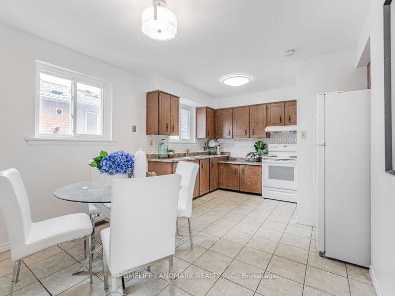 Preview image for 22 Hildenboro Sq, Toronto
