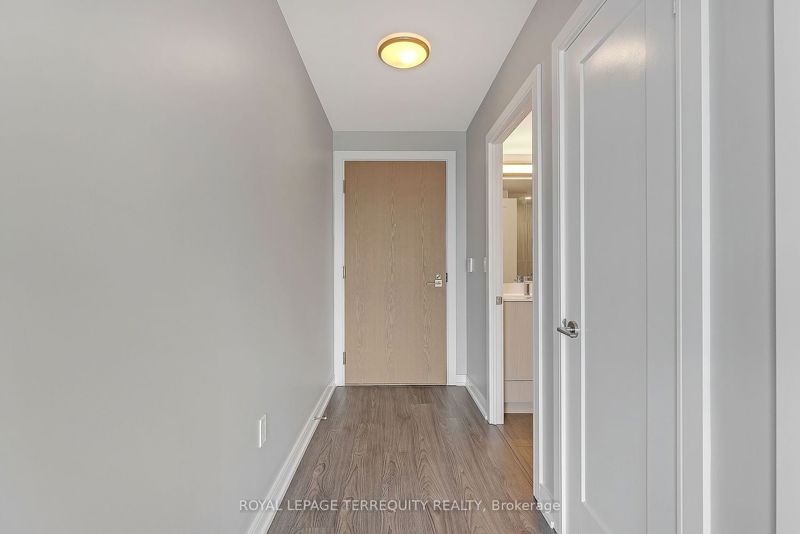 Preview image for 225 Village Green Sq #1909, Toronto