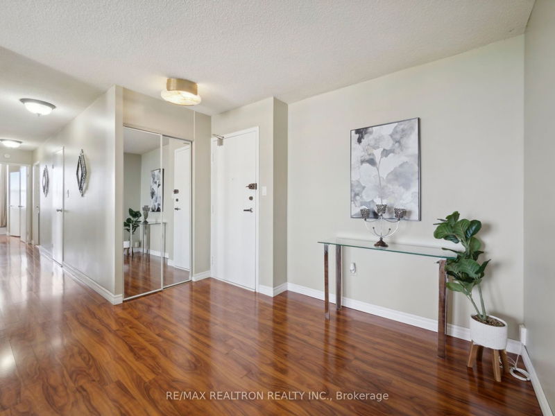 Preview image for 90 Ling Rd #1703, Toronto