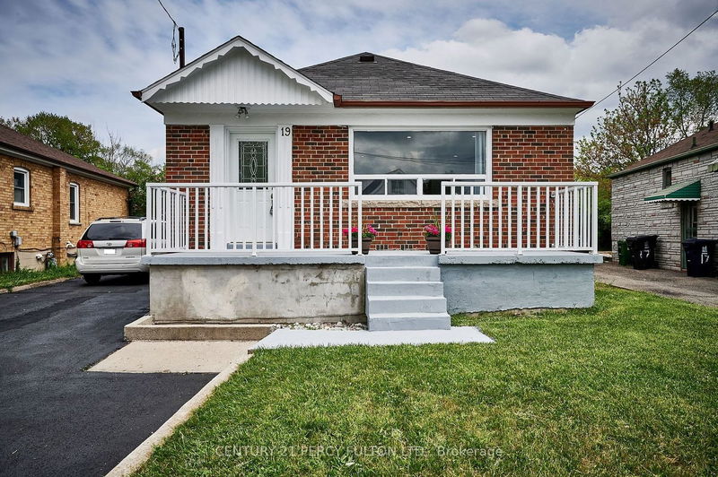 Preview image for 19 Lynvalley Cres, Toronto