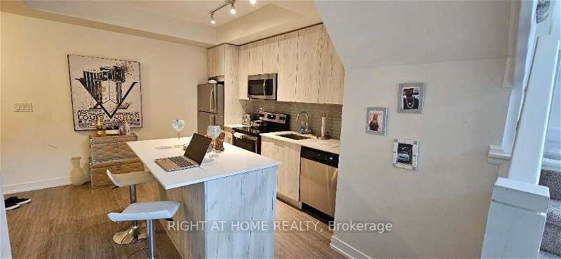 Preview image for 1350 Kingston Rd #Th03, Toronto