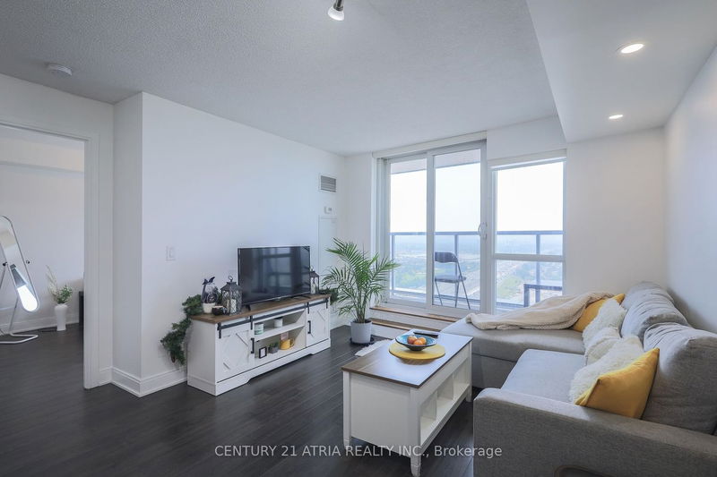 Preview image for 125 Village Green Sq #3707, Toronto