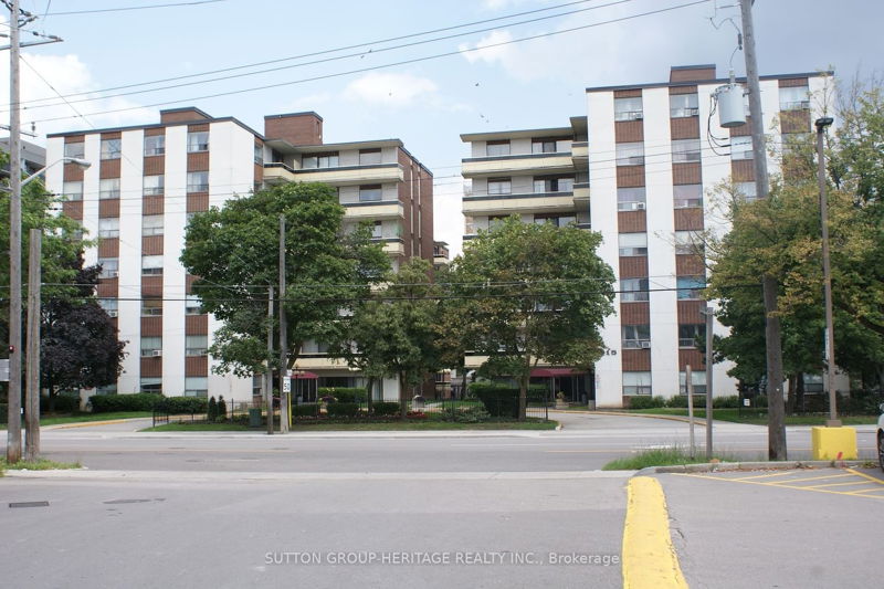 Preview image for 921 Midland Ave #301, Toronto