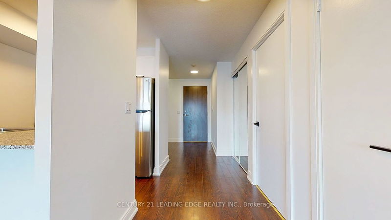 Preview image for 125 Village Green Sq #807, Toronto