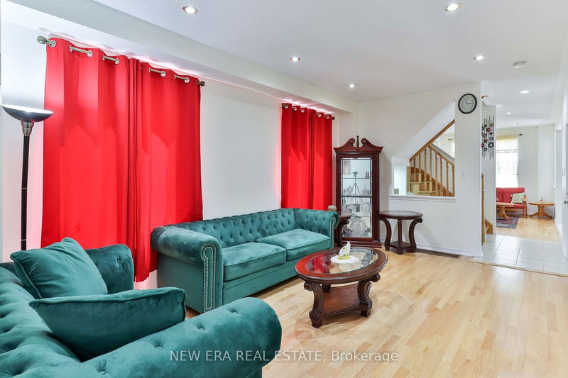 Preview image for 82 Vivian Rd, Toronto