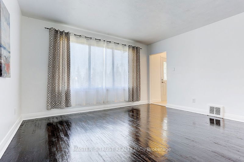 Preview image for 1032 Kennedy Rd, Toronto