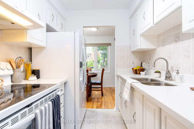 Preview image for 15 Guildwood Pkwy #16, Toronto