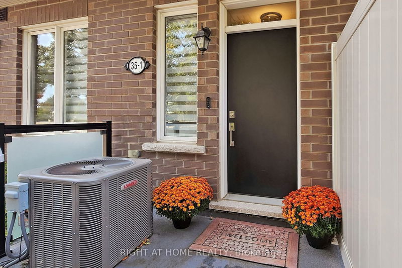 Preview image for 35 Heron Park Pl #1, Toronto
