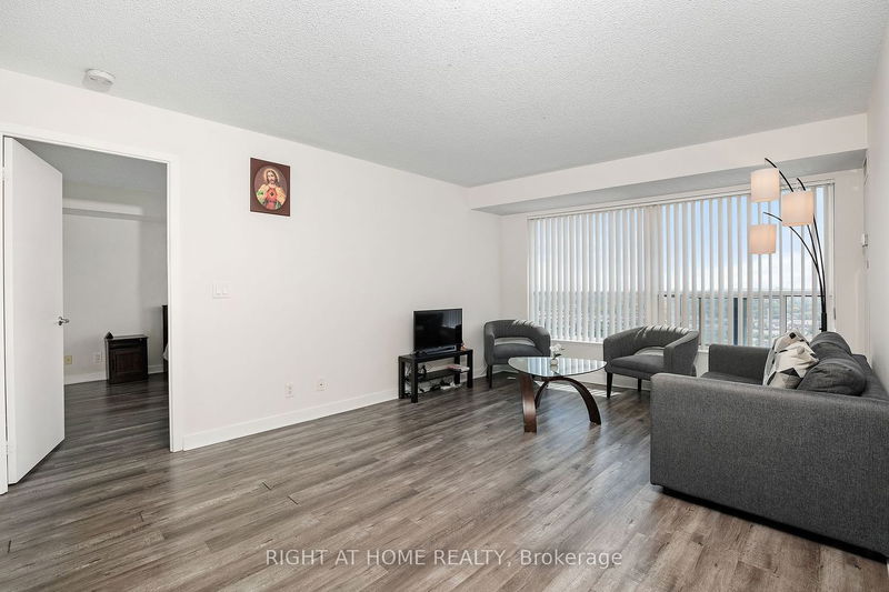 Preview image for 36 Lee Centre Dr #2507, Toronto