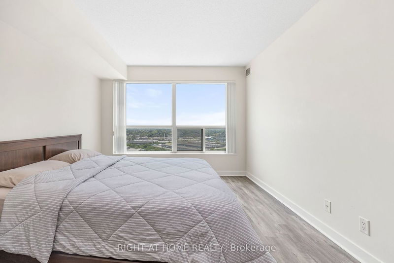 Preview image for 36 Lee Centre Dr #2507, Toronto